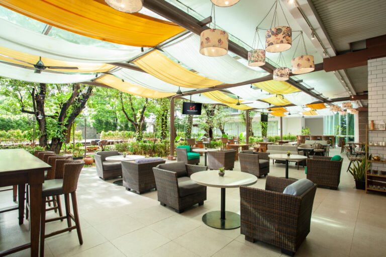 Jade Lounge & Terrace Swiss-Belresidences Kalibata – Oase Hijau untuk Meeting dan Hangout di Selatan Jakarta